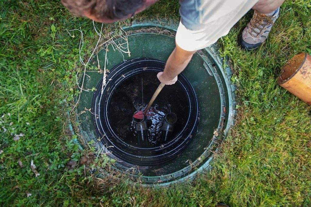 inspecting-a-septic-tank