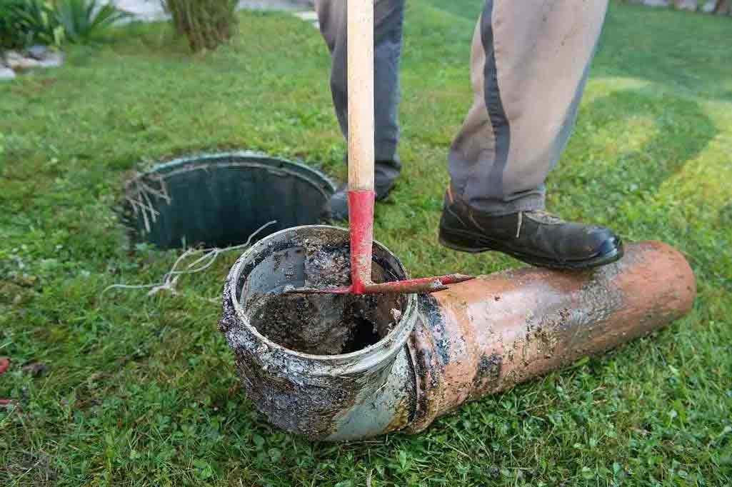 septic tank problems broken pipe